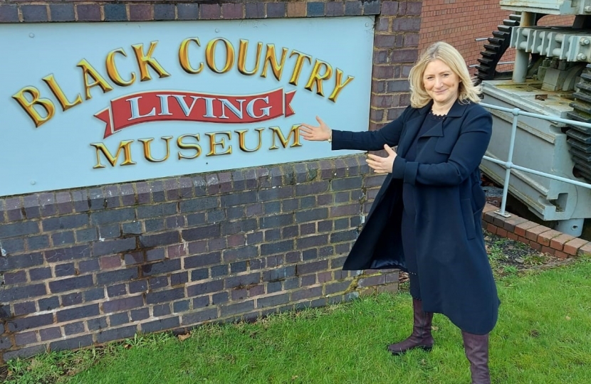 Suzanne Webb MP visits Black Country Museum's Vaccination site 