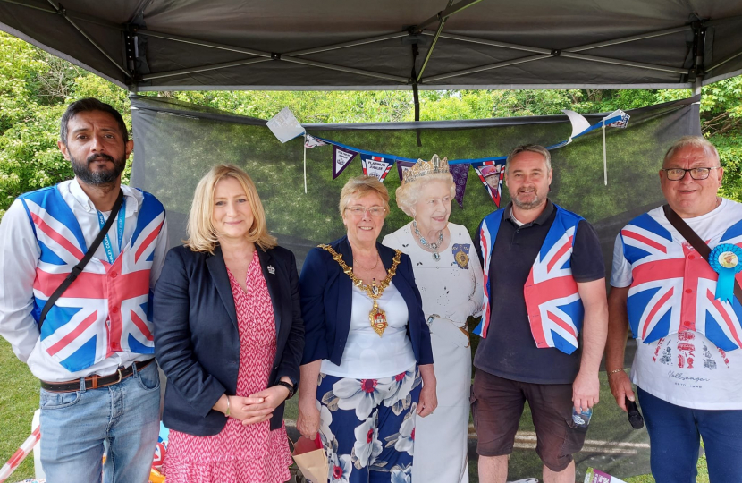 Suzanne Webb MP at Party in the Park in Amblecote with Mayor Sue Greenaway and Councillors Kamran Razzaq, Paul Bradley, and Pete Lee
