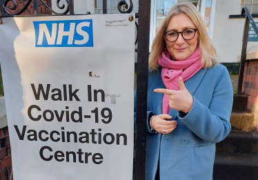 Suzanne Webb MP at a COVID Vaccination Centre
